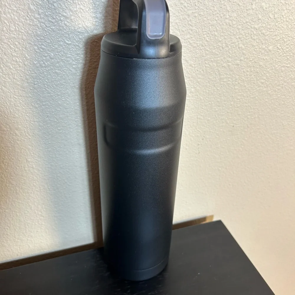 Stanley IceFlow AeroLight Vacuum Water Bottle w/ Fast Flow Lid [36 oz.] [Black] - Picture 3 of 12